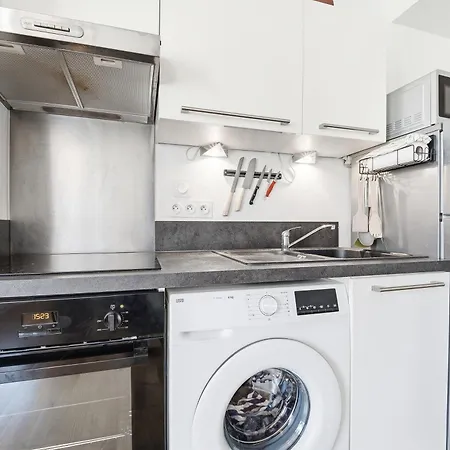 1br - 100m From Promenade Des - Ac Apartman *